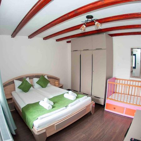 La Coti Villa Tarlungeni ภายนอก รูปภาพ