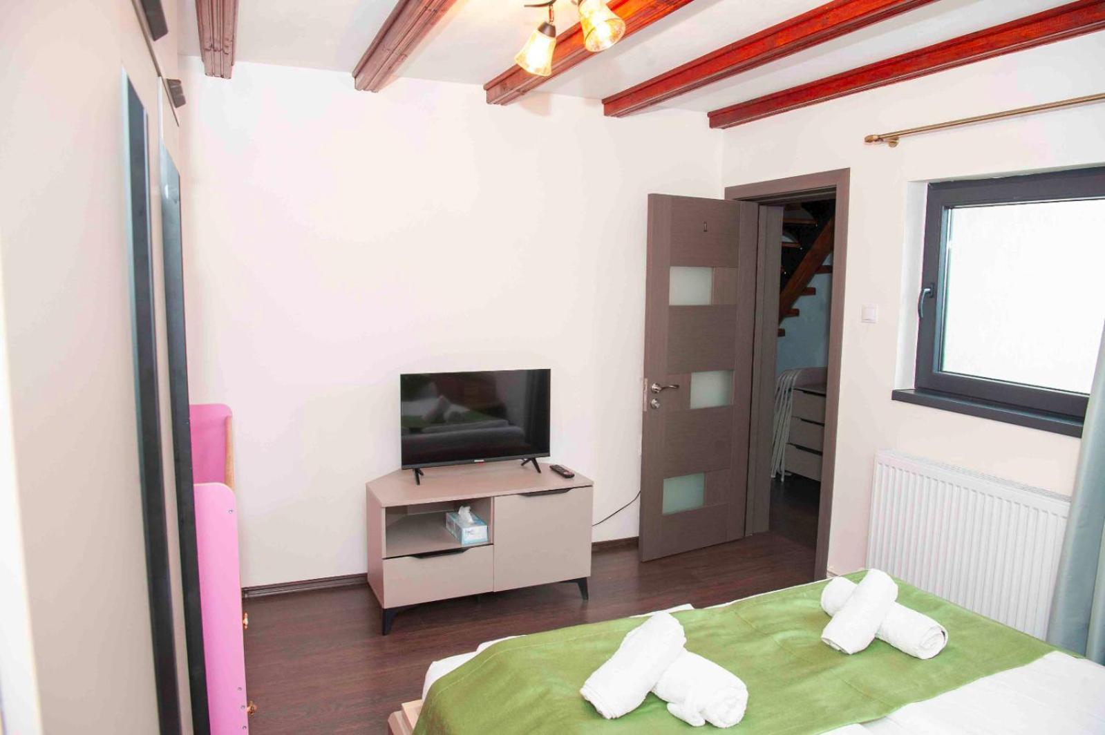 La Coti Villa Tarlungeni ภายนอก รูปภาพ
